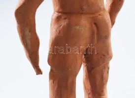 Antik asztaliteniszező figura. Jelzés nélkül, kopással, m: 18,5 cm