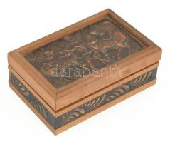 Bizsu csomag, rézlemez díszítéses dobozban