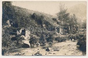 1918 Román harctér, kunyhók a határnál / WWI K.u.K. military, Romanian front, huts near the border. photo