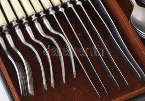 2 készletnyi orosz evőeszköz készlet, díszdobozban, teljes