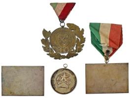 ~1950. 4db-os motorsport díjérem és -plakett-tétel, ezüstözött bronz és bronzozott fém, 2db szalagon...
