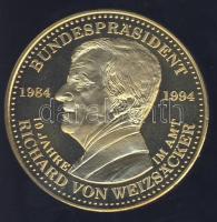 Németország DN "Német történelem - Richard von Weizsäcker" aranyozott Cu-Ni emlékérem T:PP