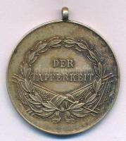 1914. "I. osztályú Ezüst Vitézségi Érem" jelzetlen fehérfém kitüntetés mellszalagon T:VF p...