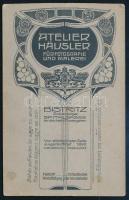 cca 1910 Férfiportré, keményhátú fotó Häusler besztercei műterméből, szecessziós hátlappal, 10,5×6,5...