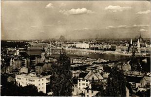 Budapest, Kossuth híd, Margit híd, Dunai látkép, Parlament. Képzőművészeti Alap (EK)