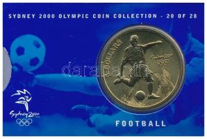 Ausztrália 2000. 5D Al-bronz &quot;Sydneyi Olimpia 2000 - Labdarúgás&quot; bliszterben T:BU  Australia 2000. 5 Dollars Al-Bronze &quot;Sydney 2000 Olympics - Football&quot; in coincard C:BU  Krause KM#369