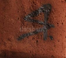 Buda Pécsi-kapu mintás kályhacsempe. Jelzett, mázas kerámia, kis kopással, 23x21 cm