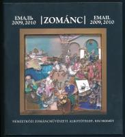 Zománc. Email 2009, 2010. Nemzetközi Zománcművészeti Alkotótelep, Kecskemét. (Katalógus). Szerk.: Pap Gábor. Kecskemét, (2011), Bács-Kiskun Megyei Önkormányzat Nemzetközi Zománcművészeti Alkotóműhelye. Gazdag képanyaggal illusztrálva. KIadói tűzött papírkötés.