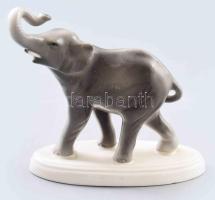 Gránit elefánt Jelzett, kis kopással, m: 13 cm