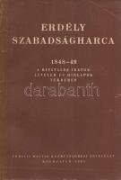 Erdély szabadságharca. 1848-49 a hivatalos iratok, levelek és hírlapok tükrében. (Bevezető: Bözödi György, előszó: Balogh Edgár). Kolozsvár, 1945. Erdélyi Magyar Közművelődési Egyesület (Minerva ny.) 1 t. (címképen Kossuth portréja) + 95 + [1] p. + 3 t. (kétoldalas). A második világháború végén ismét Romániához került Erdélyben elsőként megjelent történeti munka Erdély 1848-1849-es történetéről, egykori levelek és hivatalos iratok alapján. A munka magyar és székely, szász, román szerzőségű, többségében a forradalomhoz és nem a Habsburg-házhoz leveleket, iratokat egyaránt közread, és nem tagadja a románok által végrehajtott magyarellenes vérengzéseket: ezeket elítéli, egyszersmind tudtul adja, hogy az 1848-as jobbágyfelszabadítás nem az ausztriai Ház, hanem a magyar országgyűlés rendelkezése volt - ez utóbbi tehát egyáltalán nem volt közismert az erdélyi románság körében. Fűzve, enyhén gyűrött, kiadói borítóban. Jó példány.