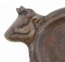 Öntöttvas szarvasmarha alakú kínáló, 18x28 cm