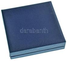 1968. "100 éves a Láng Gépgyár 1868-1968" egyoldalas bronz emlékérem, eredeti tokban (60mm...