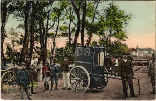 Pöstyén, Pistyan, Piestany; fürdőkocsis. W.L. Bp. 2352/53. / Infanterist / hotel spa carriage