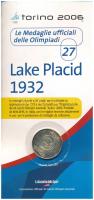 Olaszország 2006. aranyozott fém emlékérem az 1932-es Lake Placid-i Olimpia logójával, eredeti, de kissé viseltes "Az olimpia hivatalos érmei - 27. - Lake Placid 1932" díszlapon (32mm) T:UNC  Italy 2006. gilt metal medallion with the logo of the Olympiad in Lake Placid 1932, in original, but worn "Le Medaglie ufficiali delle Olimpiadi - 27. - Lake Placid 1932" sheet (32mm) C:UNC