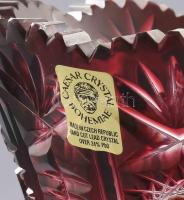 Cseh Bohemia kristály váza. Bíbor színű, több rétegű, csiszolt, jelzett, hibátlan 25 cm