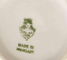 Zsolnay bonbonniere. Kézzel festett, jelzett kopásokkal 9 cm