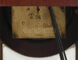 Asztali óra. Felsütős, ingás szerkezettel. nem működik, két felhúzókulccsal. 38 cm