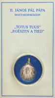 1991. "II. János Pál pápa Magyarországon" kétoldalas Ag emlékérem füllel, előlapján 2db rubinnal díszítve, tanúsítvánnyal, eredeti díszkiadásban (0,999/~29mm) T:AU patina