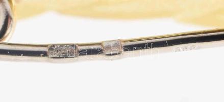Arany (Au) 14 K leveles kitűző, jelzett, 2 db, h: 4,5 cm, nettó: 3,6 g