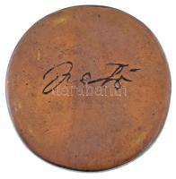 ~1970-1980. "10 évi közös munkáért" egyoldalas céglogós, öntött bronz plakett (65mm) T:AU