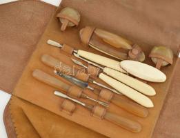 Régi pipere készlet, bőr tartóban