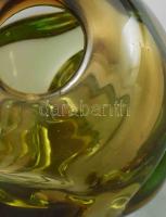 Chribska színezett üveg váza. Jelzés nélkül, kis karcokkal, m: 13,5 cm