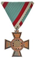 1942. Tűzkereszt I. fokozata bronzozott hadifém kitüntetés eredeti mellszalagon, sebesülési pánttal T:XF  Hungary 1942. Fire Cross, 1st Class bronze plated war metal decoration on original ribbon C:XF NMK 444.