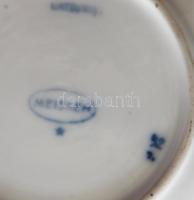 6 db Meisseni porcelán mokkás csésze, aljjal. Máz alatti kék festéssel, jelzett, két csészén repedés...