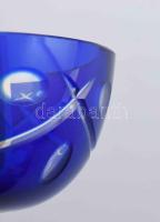 Kék kristály tál,többrétegű, csiszolt d: 13,5 cm