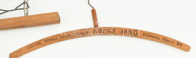 3 darab régi vállfa, közte Grosz Jenő Debrecen reklámmal