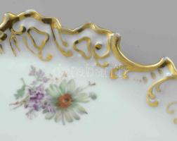 Karlsbad kínálótál. Matricás, kis kopással, 32x27 cm