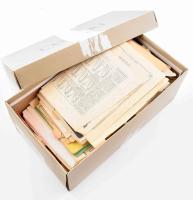 Egy cipősdoboznyi vegyes papírrégiség: reklámnyomtatványok, részvények, MÁV iratok, jegyek, stb.