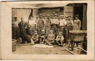 1909 Praha, Prag; workers group photo (fa)