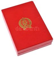 ~1950. "Szakma Kiváló Dolgozója - Könnyűipar" Rákosi-címeres zománcozott kitüntetés eredet...