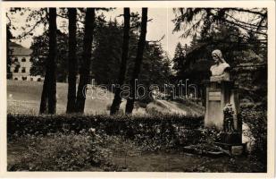 1938 Parád-gyógyfürdő, Dessewffy emlék, szobor