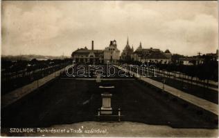 1930 Szolnok, park részlet a Tisza szállóval (ázott / wet damage)