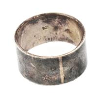 Ezüst (Ag) gyűrű, jelzés nélkül, nettó: 9,5 g