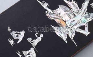 Japán fali dísz. Gyöngyház berakásos lakkozott fa. 35x13 cm