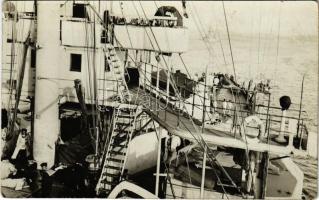 SMS Sankt Georg osztrák-magyar páncélos cirkáló fedélzete matrózokkal / K.u.K. Kriegsmarine Panzerkreuzer / Austro-Hungarian Navy, SMS Sankt Georg armored cruiser&#039;s bridge with mariners. photo