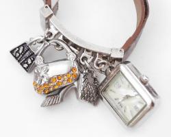 Karkötő 5 db klf charmmal bőr, fém