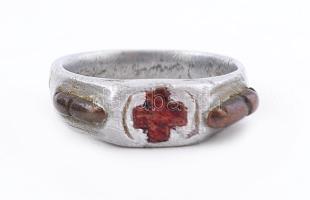 I. világháborús alumínium gyűrű vöröskeresztes, bombát ábrázoló, festett