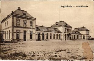 1915 Nagykároly, Carei; vasútállomás. Vasúti levelezőlapárusítás 1168. / railway station + "NAGYKÁROLYI NÉPFELKELŐ PÁLYAUDVARŐRSÉG" "Vereinslazarettzug "Kaiserin" G 3" "Robert Siggelkow, Sektionsführer Vereinslazarettzug "G. III Kaiserin"" (Rb)