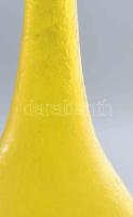 Sárga design váza. Jelzés nélkül, hibátlan, m: 36,5 cm