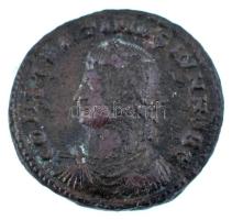 Római Birodalom / Thesszaloniki / II. Constantinus 324. Follis bronz (2,72g) T:VF Roman Empire / Thessalonica / Constantine II 324. Follis bronze CONSTANTINVS IVN NOB C / CAESARVM NOSTRORVM - VOT X - TSBVI (2,72g) C:VF RIC VII 122