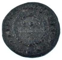 Római Birodalom / Siscia / Crispus 320-321. AE Follis bronz (3,33g) T:XF Roman Empire / Siscia / Cri...