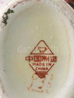 Kínai váza. Jelzett, kopással, m: 15,5 cm