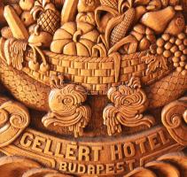 Ferencz Béla (1922- ): Gellért Hotel montázs. Fafaragás, jjl.: California Béla Ferencz 91. 113x80 cm...
