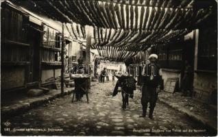 1935 Perushtitsa, Perushtitza; Troknen von Tabak auf die Strassen / dohány szárítás az utcán / drying tobacco on the streets, Bulgarian folklore (EK)