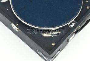 His Master's Voice hordozható gramofon. Jó állapotban, működik, tartalék tűkkel