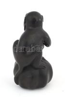 Japán netsuke - tökön ülő majom. Faragott, pácolt egzóta fa, felfűző lyukpárral, jelzett, m: 7 cm